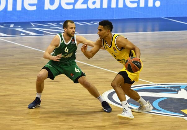 Basketball, mens, 2020 2021 season, EuroLeague matchday 17 , Alba Berlin Zalgiris Kaunas, v l Lukas Lekavicius Zalgiris Kaunas , Maodo Lo Alba Berlin , 29 12 2020, Copyright: xSebastianxRäppoldx xMatthiasxKox