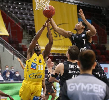 V li Yorman Polas Bartolo Riesen , Kameron Taylor Hamburg MHP Riesen Ludwigsburg vs Hamburg Towers Basketball Bundesliga 2020 2021 Ludwigsburg , GER, 29 12 2020,