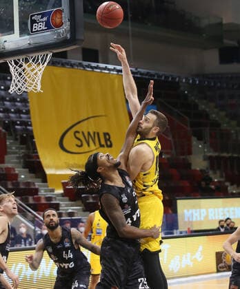 V li Terry Allen Hamburg , Jonas Wohlfarth Bottermann Riesen MHP Riesen Ludwigsburg vs Hamburg Towers Basketball Bundesliga 2020 2021 Ludwigsburg , GER, 29 12 2020,