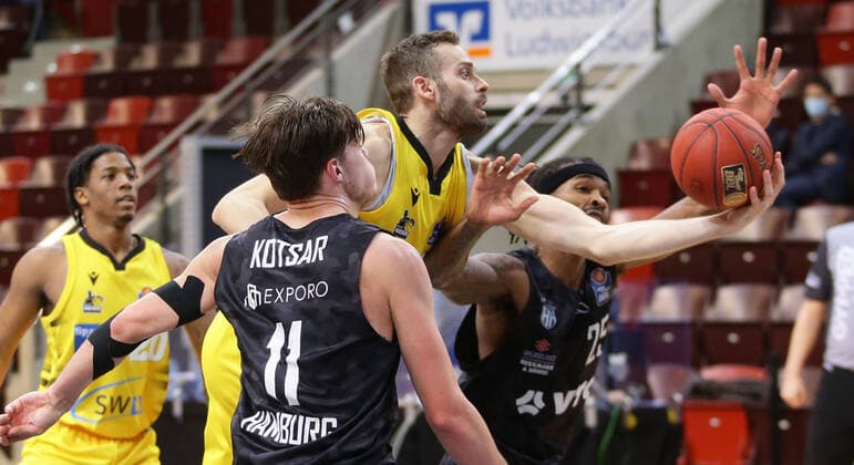 Ludwigsburg , Basketball easyCredit BBL Bundesliga , MHP RIESEN Ludwigsburg vs Hamburg Towers , Jonas Wohlfarth Bottermann Riesen