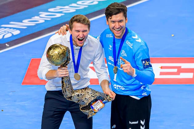 Koeln, Germany 29 December 2020 Handball CL Final4 19 20 Final THW Kiel vs FC Barcelona Magnus Landin THW Kiel and goalkeeper Niklas Landin THW Kiel with the trophy Koeln Lanxess Arena Nordrhein Westfalen Germany