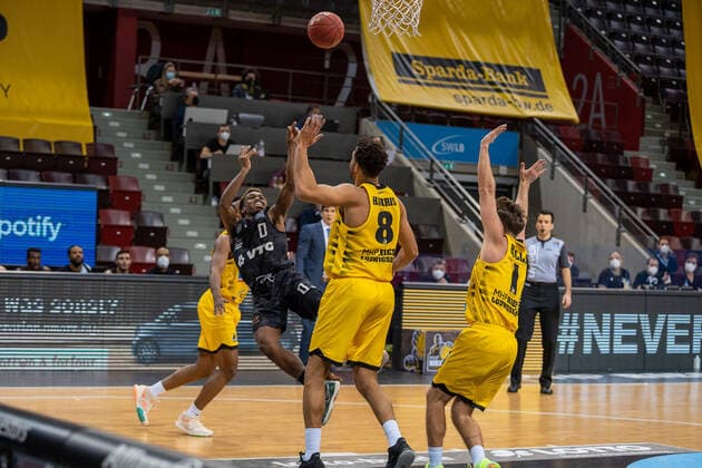 TJ Shorts Hamburg Towers, 0 Elias Harris MHP Riesen Ludwigsburg, 8 Jordan Hulls MHP Riesen Ludwigsburg, 1 ¨¨¨MHP Riesen Ludwigsburg vs Hamburg Towers, Basketball, Bundesliga, easy credit BBL, Matchday 11, Season 2020 2021, 29 12 2020, ¨¨ MHP Riesen Ludwigsburg vs Hamburg Towers, Basketball, Bundesliga, easy credit BBL, Matchday 11, Season 2020 2021, 29 12 2020 Ludwigsburg. Copyright: xNinaxSander xEibnerxPressefotoxIx EP_NSR