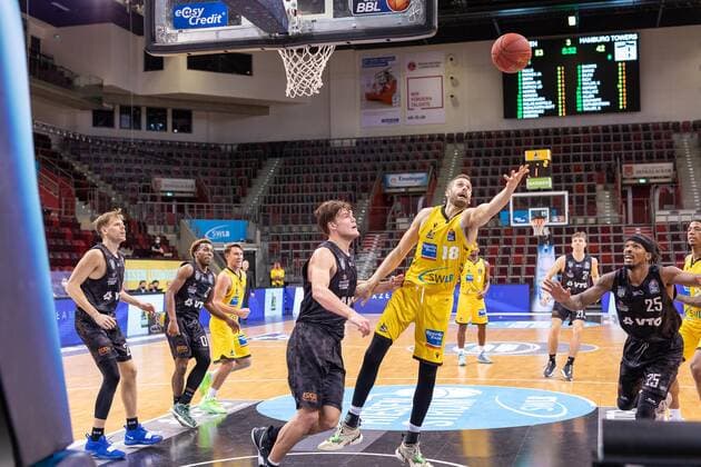 Jordan Swing Hamburg Towers, 2 TJ Shorts Hamburg Towers, 0 Jordan Hulls MHP Riesen Ludwigsburg, 1 , Maik Kotsar Hamburg Towers, 11 , Jonas Wohlfahrt Bottermann MHP Riesen Ludwigsburg, 18 Jaleen Smith MHP Riesen Ludwigsburg, 3 Justus Hollatz Hamburg Towers, 21 Terry Allen Hamburg Towers, 25 ¨¨¨MHP Riesen Ludwigsburg vs Hamburg Towers, Basketball, Bundesliga, easy credit BBL, Matchday 11, Season 2020 2021, 29 12 2020, ¨¨ MHP Riesen Ludwigsburg vs Hamburg Towers, Basketball, Bundesliga, easy credit BBL, Matchday 11, Season 2020 2021, 29 12 2020 Ludwigsburg. Copyright: xNinaxSander xEibnerxPressefotoxIx EP_NSR