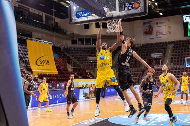 TJ Shorts Hamburg Towers, 0 Jordan Hulls MHP Riesen Ludwigsburg, 1 Max Dileo Hamburg Towers, 3 Yorman Polas Bartolo MHP Riesen Ludwigsburg, 13 Maik Kotsar Hamburg Towers, 11 Terry Allen Hamburg Towers, 25 Jonas Wohlfahrt Bottermann MHP Riesen Ludwigsburg, 18 Jaleen Smith MHP Riesen Ludwigsburg, 3 ¨¨¨MHP Riesen Ludwigsburg vs Hamburg Towers, Basketball, Bundesliga, easy credit BBL, Matchday 11, Season 2020 2021, 29 12 2020, ¨¨ MHP Riesen Ludwigsburg vs Hamburg Towers, Basketball, Bundesliga, easy credit BBL, Matchday 11, Season 2020 2021, 29 12 2020 Ludwigsburg. Copyright: xNinaxSander xEibnerxPressefotoxIx EP_NSR