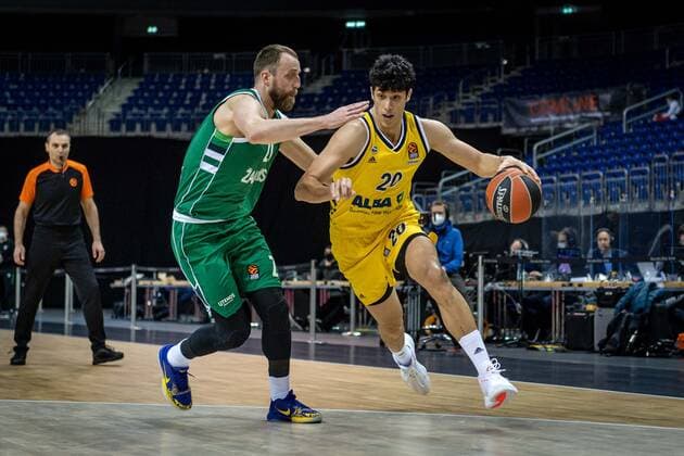 Basketball Berlin 29 12 2020 Season 2020 2021 Euroleague Regular Season Round 17 Alba Berlin vs Zalgiris Kaunas Simone Fontecchio Alba Berlin, No 20 Arturas Milaknis Kaunas, No 21