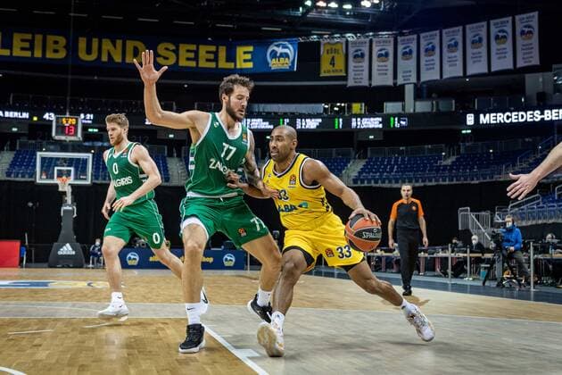 Basketball Berlin 29 12 2020 Season 2020 2021 Euroleague Regular Season Round 17 Alba Berlin vs Zalgiris Kaunas Jayson Granger Alba Berlin, No 33 Joffrey Lauvergne Kaunas, No 77