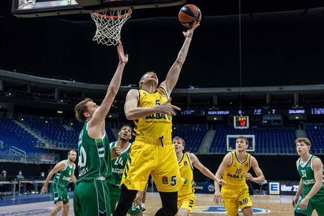 Basketball Berlin 29 12 2020 Season 2020 2021 Euroleague Regular Season Round 17 Alba Berlin vs Zalgiris Kaunas Niels Giffey Alba Berlin, No 05 Marius Grigonis Kaunas, No 40