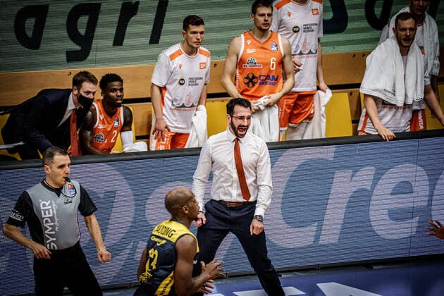 easyCredit BBL 10 Matchday Rasta Vechta EWE Baskets Basketball Oldenburg 30 12 2020 Season 2020 2021 easyCredit BBL 10 Matchday Rasta Vechta EWE Baskets Thomas Paech, Headcoach RASTA Vechta editorial use only commercial use only by arrangement with the photographer Vechta Germany