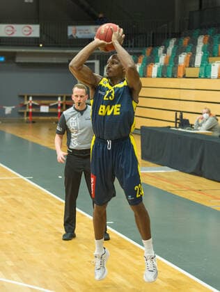 GER, Basketball, RASTA Vechta vs EWE Baskets Oldenburg 30 12 2020, RASTA Dome, Vechta, GER, easy Credit BBL, RASTA Vechta vs EWE Baskets Oldenburg, in picture Rickey PAULDING EWE Baskets Oldenburg 23 single action, whole body whole body nordphotoxRojahn nph00310