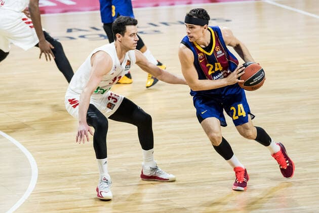 Turkish Airlines EuroLeague FC Bayern Basketball FC Barcelona 30 12 2020 Zan Mark Sisko FC Bayern, 31 , Kyle Kuric FC Barcelona, 24 Turkish Airlines EuroLeague FC Bayern Basketball FC Barcelona Audi Dome, Muenchen Bayern Copyright: xBEAUTIFULxSPORTS Wunderlx