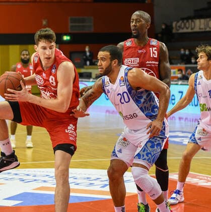 Alen Pjanic, Rasheed Moore, Brandon Bowman, 10 Spieltag, Basketball Bundesliga, Basketball season 2020 2021, Germany, easyCredit BBL, Germany, Giessen 46ers, giessen red, men, Jobstairs GIESSEN 46ers Fraport Skyliners, men, frankfurt white