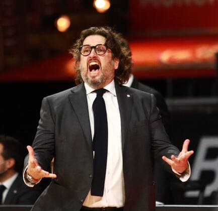 Bilder des Jahres 2020, Sport 12 Dezember Sport Themen der Woche KW53 Sport Bilder des Tages Trainer Andrea Trinchieri (FCBB) schreit vor Freude Basketball, EuroLeague, FC Bayern München vs. FC Barcelona, Barca Audi Dome, 30.12.2021 FOTO: Mladen Lackovic LakoPress *** Coach Andrea Trinchieri FCBB screams with joy Basketball, EuroLeague, FC Bayern Munich vs FC Barcelona Audi Dome, 30 12 2021 PHOTO Mladen Lackovic LakoPress
