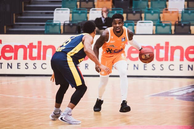 easyCredit BBL 10 Matchday RASTA Vechta vs EWE Baskets Oldenburg, 30 12 2020 Ikenna Ugochukwu Iroegbu RASTA Vechta, 2 , Phillip Michael Pressey EWE Baskets Oldenburg, 25 easyCredit BBL 10 Matchday RASTA Vechta vs EWE Baskets Oldenburg on 30 12 2020 in Vechta RASTA Dome , Germany, Copyright: xBEAUTIFULxSPORTS Neddermannx