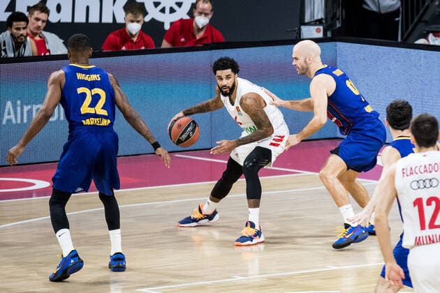 Turkish Airlines EuroLeague FC Bayern Basketball FC Barcelona 30 12 2020 Dennis Seeley FC Bayern, 4 , Nick Calathes FC Barcelona, 99 Turkish Airlines EuroLeague FC Bayern Basketball FC Barcelona Audi Dome, Muenchen Bayern Copyright: xBEAUTIFULxSPORTS Wunderlx