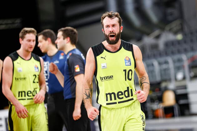 right 10 Bastian Doreth medi Bayreuth Brose Bamberg medi Bayreuth easyCredit BBL Basketball Bundesliga Basketball Season 2020 21 10 Matchday, 30 12 2020 Bamberg, Brose Arena Copyright: DanielxLöb