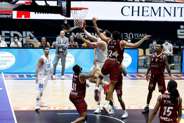 30 12 2020, easyCredit Basketball Bundesliga, BBL, season 2020 2021, men, Chemnitz Niners Syntainics MBC Michal Michalak, Syntainics MBC, George King, Niners Chemnitz Chemnitz Fair Chemnitz Saxony Germany