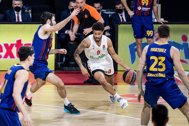 Turkish Airlines EuroLeague FC Bayern Basketball FC Barcelona 30 12 2020 Alex Abrines FC Barcelona, 21 , Nick Weiler Babb FC Bayern, 0 Turkish Airlines EuroLeague FC Bayern Basketball FC Barcelona Audi Dome, Muenchen Bayern Copyright: xBEAUTIFULxSPORTS Wunderlx