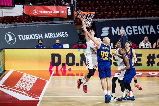 Turkish Airlines EuroLeague FC Bayern Basketball FC Barcelona 30 12 2020 Nihad Djedovic FC Bayern, 14 , Nick Calathes FC Barcelona, 99 Turkish Airlines EuroLeague FC Bayern Basketball FC Barcelona Audi Dome, Muenchen Bayern Copyright: xBEAUTIFULxSPORTS Wunderlx