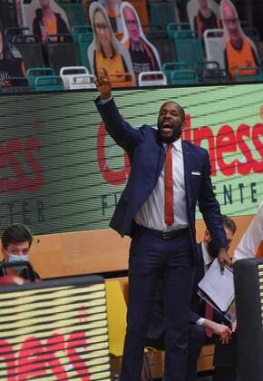 GER, Basketball, RASTA Vechta vs EWE Baskets Oldenburg 30 12 2020, RASTA Dome, Vechta, GER, easy Credit BBL, RASTA Vechta vs EWE Baskets Oldenburg, in picture Derrick ALLEN Rasta Vechta Assistant Coach nordphotoxRojahn nph00310