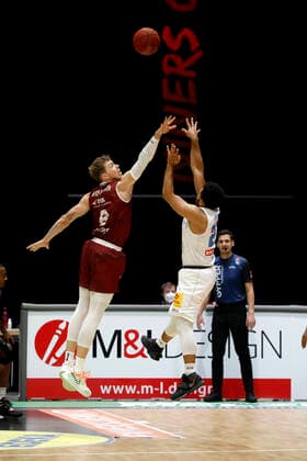 30 12 2020, easyCredit Basketball Bundesliga, BBL, season 2020 2021, men, Chemnitz Niners Syntainics MBC Jan Niklas Wimberg, Niners Chemnitz, Quinton Hooker, Syntainics MBC Chemnitz Messe Chemnitz Sachsen Germany