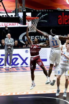 30 12 2020, easyCredit Basketball Bundesliga, BBL, season 2020 2021, men, Chemnitz Niners Syntainics MBC Wes Clark, Niners Chemnitz, Kyndahl Hill, Syntainics MBC Chemnitz Messe Chemnitz Sachsen Germany