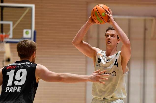 02 01 2021 Basketball Season 2020 2021 2 Bundesliga Pro A 07 Matchday Kirchheim Knights Nürnberg Falcons Basketball Club NBC Till Pape 19, Kirchheim Knights Moritz Sanders 4, Nürnberg Falcons BC NBC