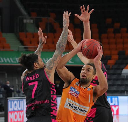 v l Chris Babb Bonn , Demitrius Conger Ulm ratiopharm Ulm vs Telekom Baskets Bonn, Basketball, easyCredit BBL Bundesliga, 11 Matchday, 02 01 2021 ratiopharm Ulm vs Telekom Baskets Bonn, easyCredit BBL Bundesliga, 11 Matchday, 02 01 2021 New Ulm Copyright: xAchberger xEibner-Pressefotox EP_far