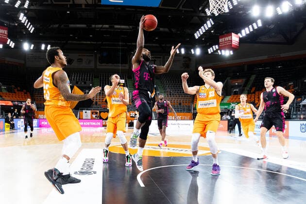 Xavier Pollard Telekom Baskets Bonn 02 GER, Ratiopharm Ulm vs Telekom Baskets Bonn, easycredit 1 Bundesliga Basketball, 11 matchday, season 2020 21, 02 01 2021 Ratiopharm Ulm vs Telekom Baskets Bonn, Basketball New Ulm. Copyright: xEibner-Pressefoto RogerxBuerkex EP_EER