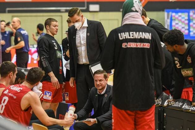 Rolf Scholz, Coach Giessen 11 Spieltag, Basketball Bundesliga, Basketball season 2020 2021, Germany, easyCredit BBL, frankfurt, Germany, Giessen 46ers, giessen red, men, Jobstairs GIESSEN 46ers BG Göttingen men, Göttingen white