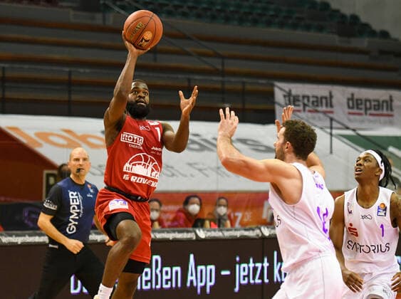 Jonathan Stark 11 Spieltag, Basketball Bundesliga, Basketball season 2020 2021, Germany, easyCredit BBL, frankfurt, Germany, Giessen 46ers, giessen red, men, Jobstairs GIESSEN 46ers BG Göttingen men, Göttingen white