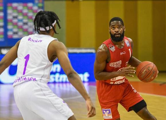 Deishuan Booker, Jonathan Stark 11 Spieltag, Basketball Bundesliga, Basketball season 2020 2021, Germany, easyCredit BBL, frankfurt, Germany, Giessen 46ers, giessen rot, Herren, Jobstairs GIESSEN 46ers BG Göttingen men, Göttingen white