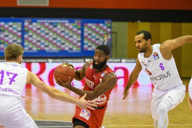 Mathis Mönninghoff, Jonathan Stark, Akeem Vargas 11 Spieltag, Basketball Bundesliga, Basketball season 2020 2021, Germany, easyCredit BBL, frankfurt, Germany, Giessen 46ers, giessen red, men, Jobstairs GIESSEN 46ers BG Göttingen men, Göttingen white