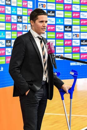 GER, BBL, ratiopharm ulm vs Telekom Baskets Bonn 02 01 2021, ratiopharm arena, Neu Ulm, GER, BBL, ratiopharm ulm vs Telekom Baskets Bonn, in the picture Jaka Lakovic Ulm , with crutches, during the interview after the match nordphotoxHafner nph00200
