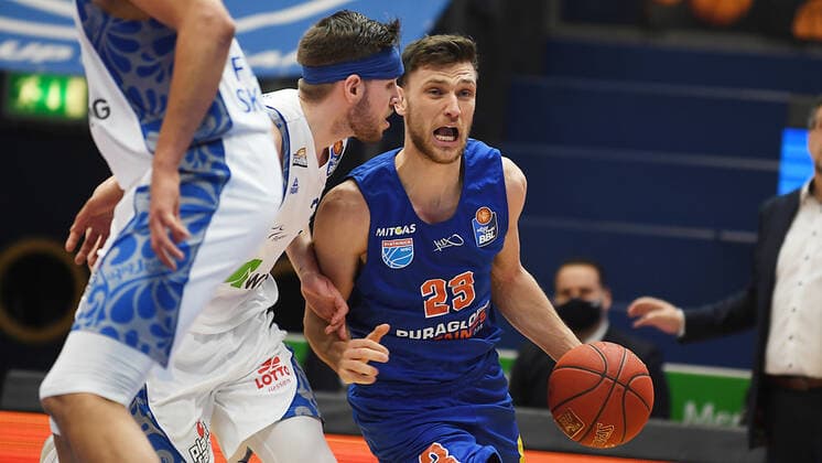 Basketball 1 Bundesliga, Season 2020 2021, 11 Matchday, Syntainics MBC Weissenfels vs Fraport Skyliners Frankfurt Main 01 01 2021 Michalak, Michal MBC Weissenfels, Nr 23 re vs Jon Gudmundsson Fraport Skyliners Frankfurt, Rueckennummer 30 at the match MBC Weissenfels vs Fraport Skyliners 02 01 2021 Weissenfels Saxony Anhalt Germany Stadthalle Weissenfels