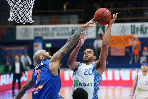 Basketball, Men, BBL, 11 Matchday, 02 01 2021, SYNTAINICS MBC Fraport Skyliners, v l Sergio Kerusch MBC, 7 , Rasheed Moore Skyliners, 20 GER, BBL, Basketball, Men, SYNTAINICS MBC Fraport Skyliners, 02 01 2021, Weissenfels Copyright: xSchulz Eibner-Pressefotox ep_esz