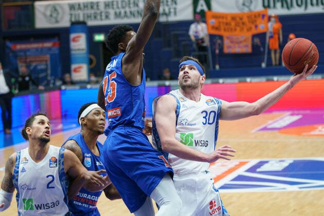 Basketball, Men, BBL, 11 Matchday, 02 01 2021, SYNTAINICS MBC Fraport Skyliners, v l Michael Kessens Skyliners, 2 , Kyndahl Hill MBC, 11 , AJ Brodeur MBC, 25 , Jon Axel Gudmundsson Skyliners, 30 GER, BBL, Basketball, Men, SYNTAINICS MBC Fraport Skyliners, 02 01 2021, Weissenfels Copyright: xSchulz Eibner-Pressefotox ep_esz