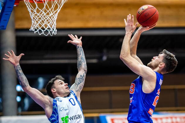Michal Michalak 23 Syntainics MBC , Konstantin Konga 0 Fraport Skyliners during the match Season 2020 2021 Men in the EasyCredit Bundesliga between Syntainics MBC and Fraport Skyliners at Stadthalle Weissenfels on 2 January 2021 in Weissenfels, Sachsen Anhalt, Germany
