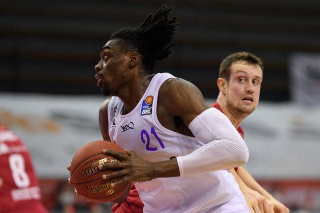 GIESSEN 46ers BG Göttingen 02 01 2021, Basketball Bundesliga easyCredit BBL, season 2020 2021, main round, 11 matchday, GIESSEN 46ers BG Göttingen Göttingens Tai Odiase plays against Göttingens Johannes Richter Gießen Hessen Germany