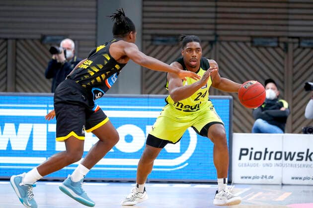 11 Matchday of the easyCredit BBL Basketball Bundesliga at Oberfrankenhalle in Bayreuth Season 2020 2021 Medi Bayreuth vs MHP RIESEN Ludwigsburg Frank Bartley Medi Bayreuth 24 right Jaleen Smith MHP RIESEN Ludwigsburg 3 left