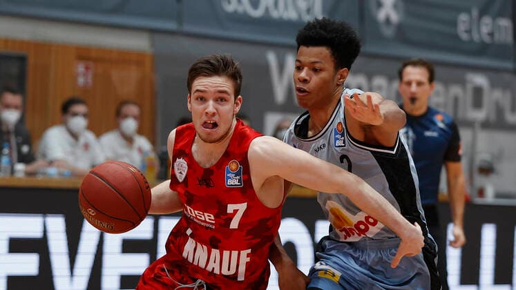 s Oliver Wuerzburg vs HAKRO Merlins Crailsheim, Basketball, BBL Germany, Wuerzburg, s Oliver Arena, 03 01 2021, emspor, emonline, despor, deonline, s Oliver Wuerzburg vs HAKRO Merlins Crailsheim, Basketball, BBL Picture f li Nils Hassfurther s Oliver Wuerzburg and Trae Bell Haynes Merlins Photo HMB Media Heiko Becker Pool Wuerzburg s Oliver Arena Bayern Germany Poolfoto HMB Media Heiko Becker Pool ,EDITORIAL USE ONLY
