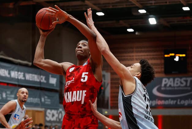 s Oliver Wuerzburg vs HAKRO Merlins Crailsheim, Basketball, BBL Germany, Wuerzburg, s Oliver Arena, 03 01 2021, emspor, emonline, despor, deonline, s Oliver Wuerzburg vs HAKRO Merlins Crailsheim, Basketball, BBL Picture f li Justin Sears s Oliver Wuerzburg and Jamuni McNeace Merlins Photo HMB Media Heiko Becker Pool Wuerzburg s Oliver Arena Bayern Germany Poolfoto HMB Media Heiko Becker Pool ,EDITORIAL USE ONLY