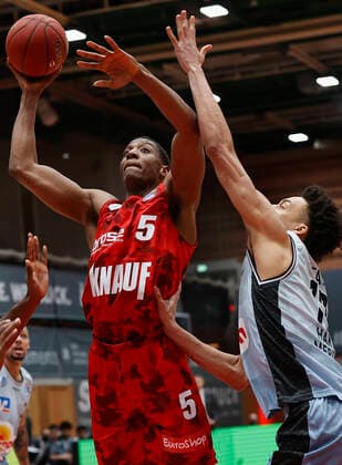 s Oliver Wuerzburg vs HAKRO Merlins Crailsheim, Basketball, BBL Germany, Wuerzburg, s Oliver Arena, 03 01 2021, emspor, emonline, despor, deonline, s Oliver Wuerzburg vs HAKRO Merlins Crailsheim, Basketball, BBL Picture f li Justin Sears s Oliver Wuerzburg and Jamuni McNeace Merlins Photo HMB Media Heiko Becker Pool Wuerzburg s Oliver Arena Bayern Germany Poolfoto HMB Media Heiko Becker Pool ,EDITORIAL USE ONLY