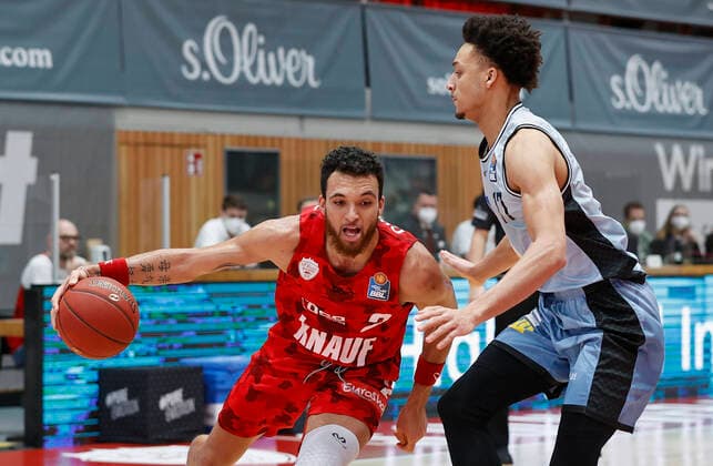 s Oliver Wuerzburg vs HAKRO Merlins Crailsheim, Basketball, BBL Germany, Wuerzburg, s Oliver Arena, 03 01 2021, emspor, emonline, despor, deonline, s Oliver Wuerzburg vs HAKRO Merlins Crailsheim, Basketball, BBL picture v li Brekkott Chapman s Oliver Wuerzburg and Jamuni McNeace Merlins Photo HMB Media Heiko Becker Pool Wuerzburg s Oliver Arena Bayern Germany Poolfoto HMB Media Heiko Becker Pool ,EDITORIAL USE ONLY