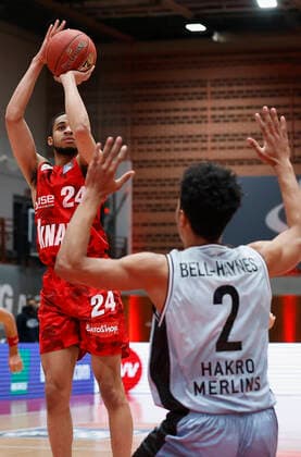 s Oliver Wuerzburg vs HAKRO Merlins Crailsheim, Basketball, BBL Germany, Wuerzburg, s Oliver Arena, 03 01 2021, emspor, emonline, despor, deonline, s Oliver Wuerzburg vs HAKRO Merlins Crailsheim, Basketball, BBL Picture f li Cameron Hunt s Oliver Wuerzburg and Trae Bell Haynes Merlins Photo HMB Media Heiko Becker Pool Wuerzburg s Oliver Arena Bayern Germany Poolfoto HMB Media Heiko Becker Pool ,EDITORIAL USE ONLY