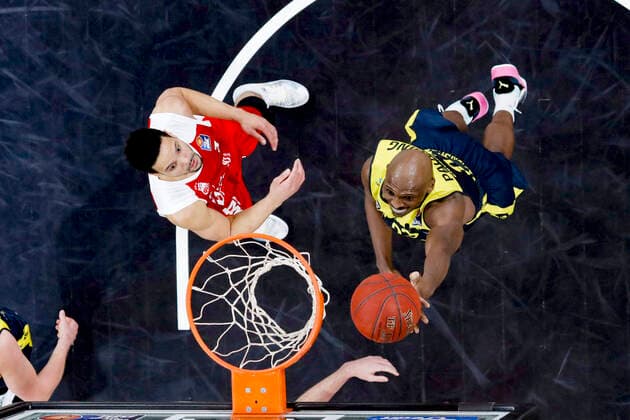 right 23 Rickey Paulding EWE Baskets Oldenburg left Dominic Lockhart Brose Bamberg, 03 Brose Bamberg EWE Baskets Oldenburg easyCredit BBL Basketball Bundesliga Basketball season 2020 21 11 matchday, 03 01 2021 Bamberg, Brose Arena Copyright: DanielxLöb
