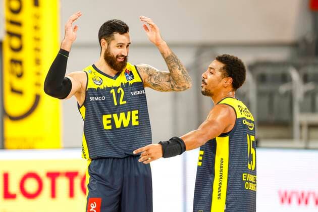 left 12 Martin Breunig EWE Baskets Oldenburg right 25 Phil Pressey EWE Baskets Oldenburg Brose Bamberg EWE Baskets Oldenburg easyCredit BBL Basketball Bundesliga Basketball Season 2020 21 11 Matchday, 03 01 2021 Bamberg, Brose Arena Copyright: DanielxLöb