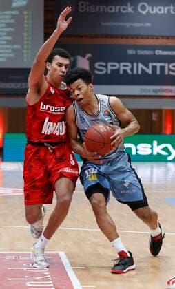 s Oliver Wuerzburg vs HAKRO Merlins Crailsheim, Basketball, BBL Germany, Wuerzburg, s Oliver Arena, 03 01 2021, emspor, emonline, despor, deonline, s Oliver Wuerzburg vs HAKRO Merlins Crailsheim, Basketball, BBL picture v li Tyson Ward s Oliver Wuerzburg and Trae Bell Haynes Merlins Photo HMB Media Heiko Becker Pool Wuerzburg s Oliver Arena Bayern Germany Poolfoto HMB Media Heiko Becker Pool ,EDITORIAL USE ONLY