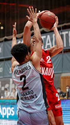 s Oliver Wuerzburg vs HAKRO Merlins Crailsheim, Basketball, BBL Germany, Wuerzburg, s Oliver Arena, 03 01 2021, emspor, emonline, despor, deonline, s Oliver Wuerzburg vs HAKRO Merlins Crailsheim, Basketball, BBL Picture v li Trae Bell Haynes Merlins and Cameron Hunt s Oliver Wuerzburg Photo HMB Media Heiko Becker Pool Wuerzburg s Oliver Arena Bayern Germany Poolfoto HMB Media Heiko Becker Pool ,EDITORIAL USE ONLY