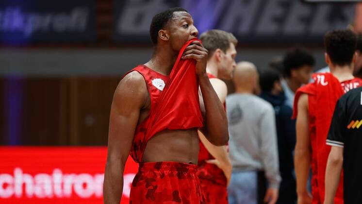 s Oliver Wuerzburg vs HAKRO Merlins Crailsheim, Basketball, BBL Germany, Wuerzburg, s Oliver Arena, 03 01 2021, emspor, emonline, despor, deonline, s Oliver Wuerzburg vs HAKRO Merlins Crailsheim, Basketball, BBL picture v li disappointment at Justin Sears s Oliver Wuerzburg Photo HMB Media Heiko Becker Pool Wuerzburg s Oliver Arena Bayern Germany Poolfoto HMB Media Heiko Becker Pool ,EDITORIAL USE ONLY