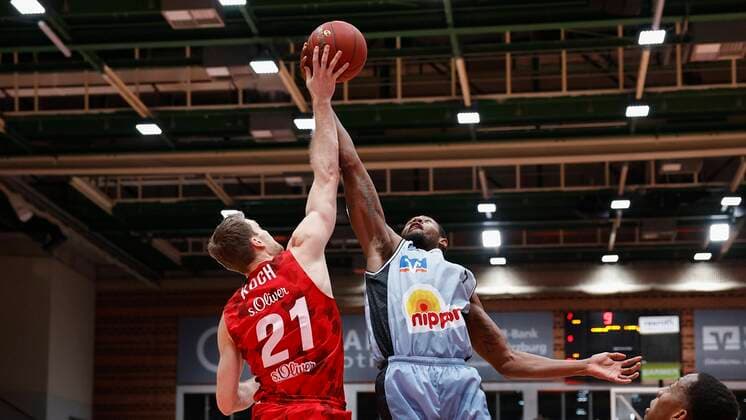 Basketball, BBL, s. Oliver Würzburg - Hakro Merlins Crailsheim